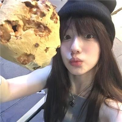 滚动的钢蛋